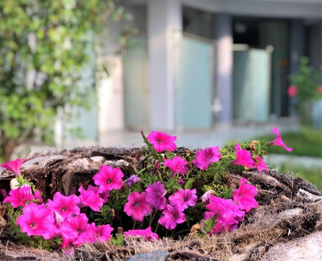 Nikiti Holidays Exterior foto